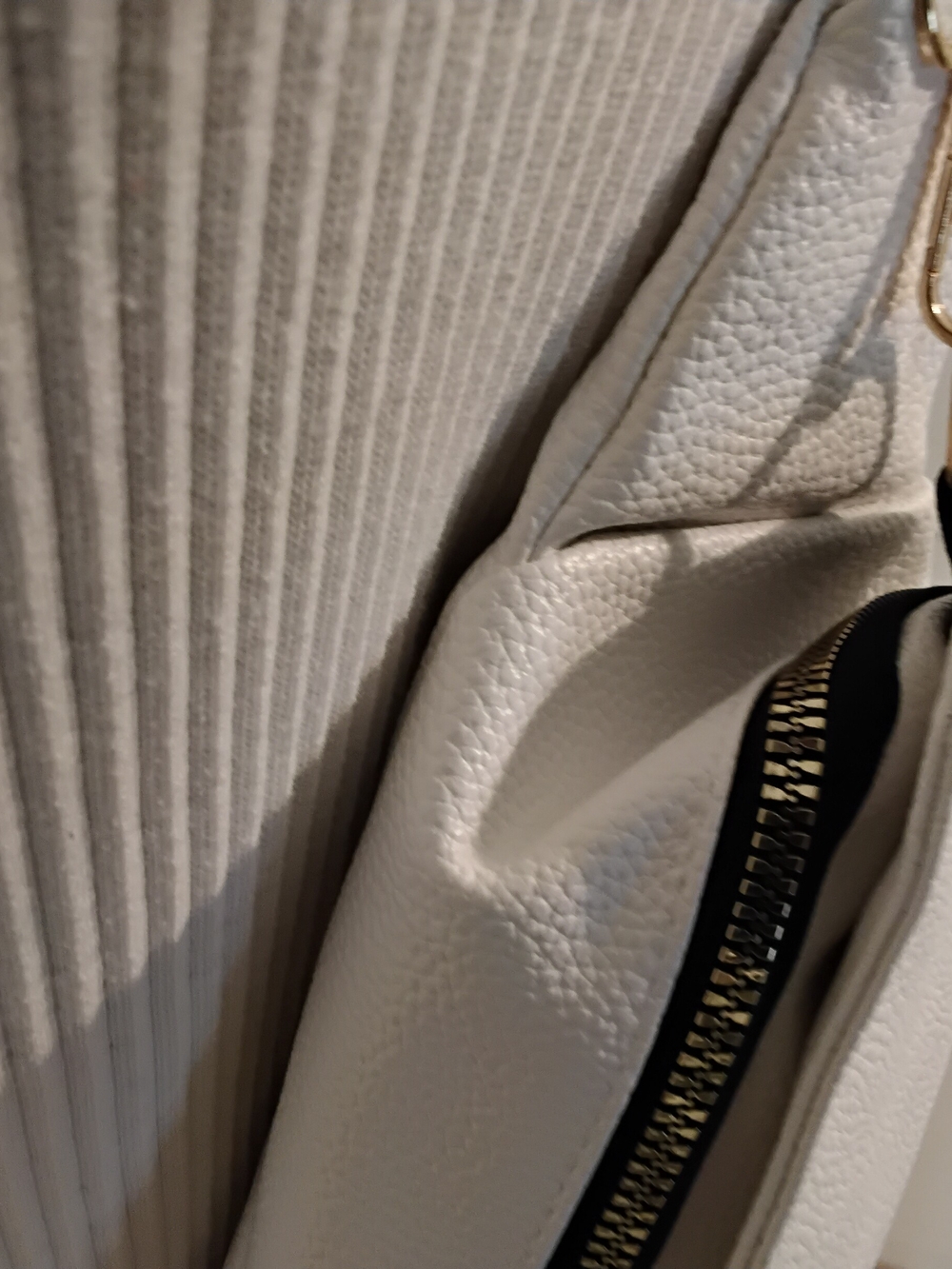 4004 White Leatherette Crossbody Sling Backpack with Patterned Strap - Picture 4 of 7